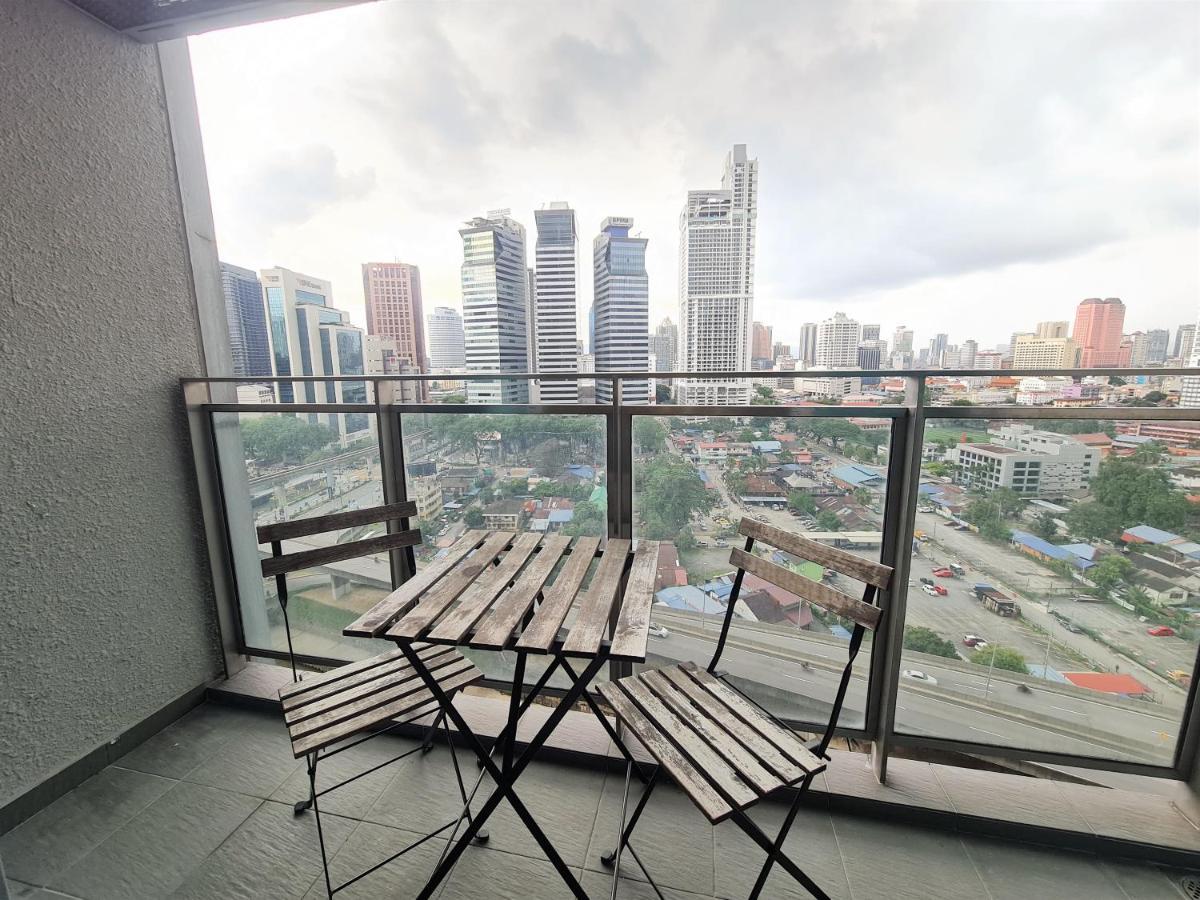 Summer Suites Apartment @Klcc By Sarah'S Lodge Куала-Лумпур Екстер'єр фото